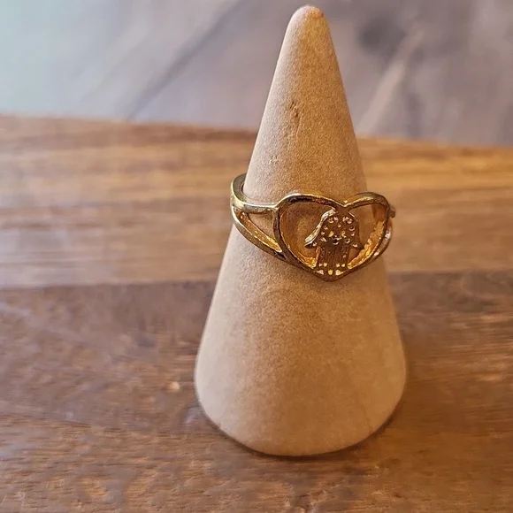 Hammered Hamsa Hand Gold Tone Ring, Size 7.5 - Picture 2 of 6